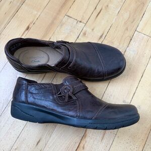 CLARKS COLLECTION Women's Soft Cushion Brown Leather Slip On Size 6M